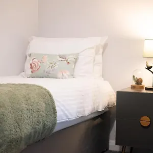  Holiday home Moseley Gardens Fallowfield United Kingdom